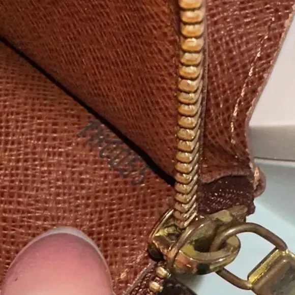 💎✨AuthenticLouis Vuitton Sarah Wallet